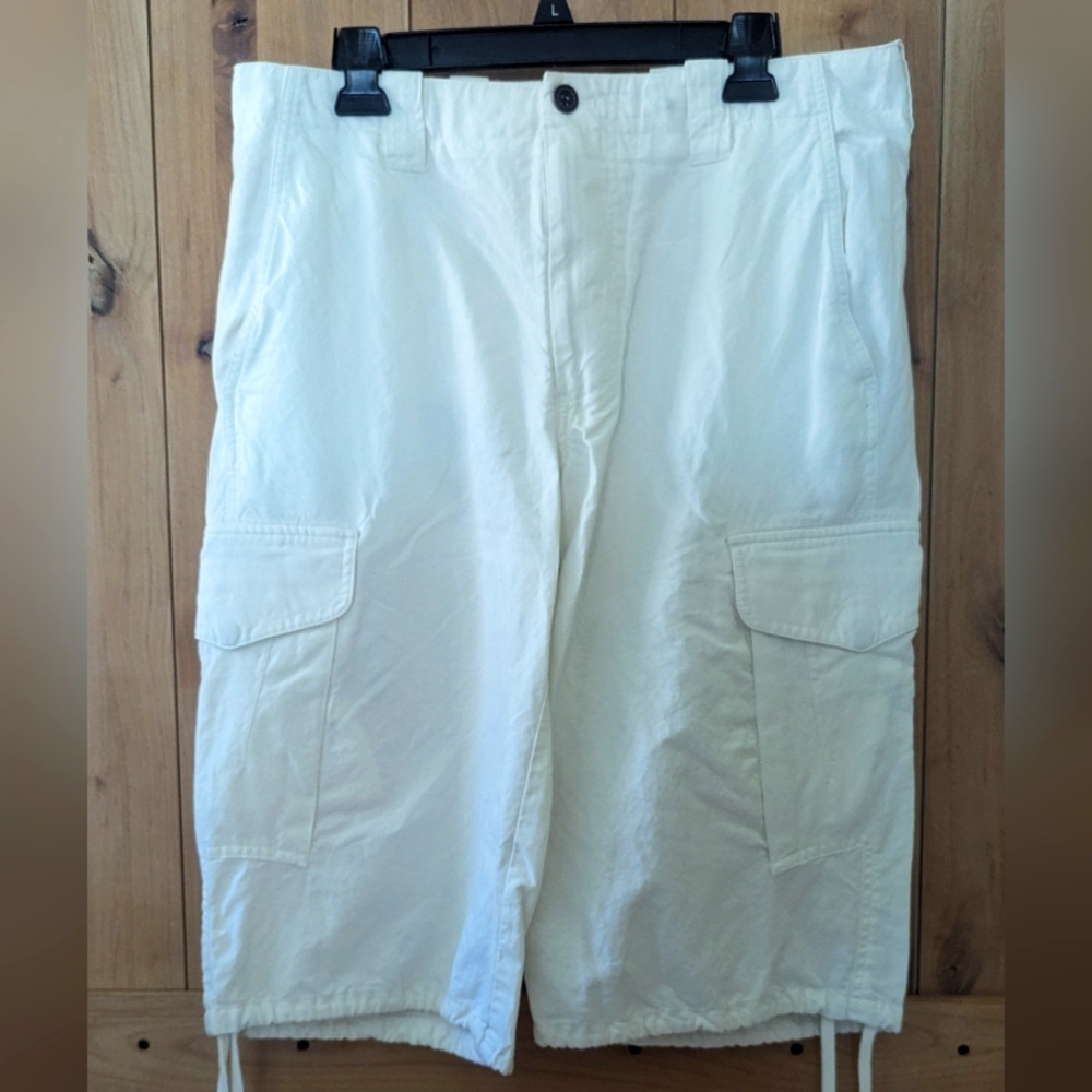Cute! Beachy men's linen Capri pants